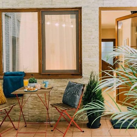 Studio With Private Terrace Next To Cismigiu Bucareste Exterior foto