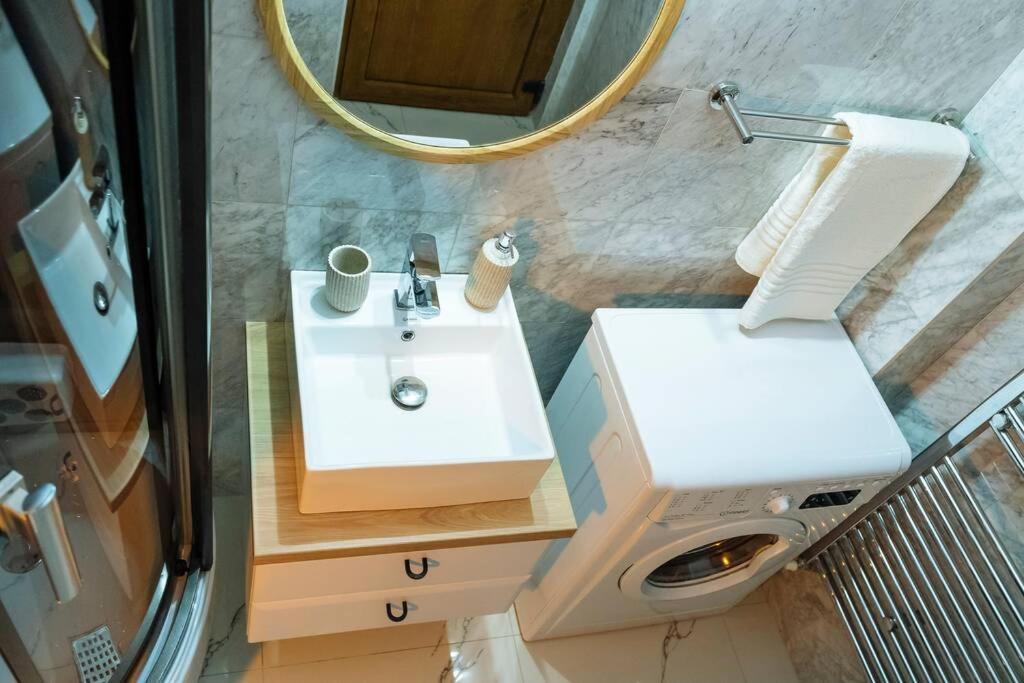 Studio With Private Terrace Next To Cismigiu Bucareste Exterior foto